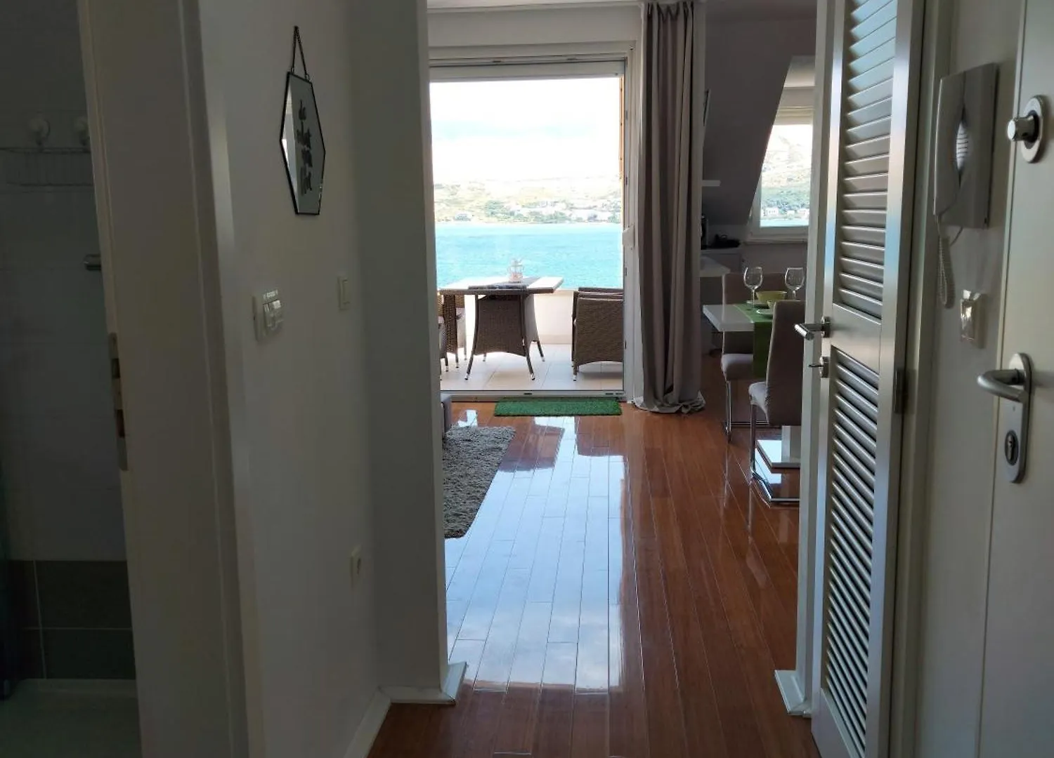 Apartments Bouvier باغ