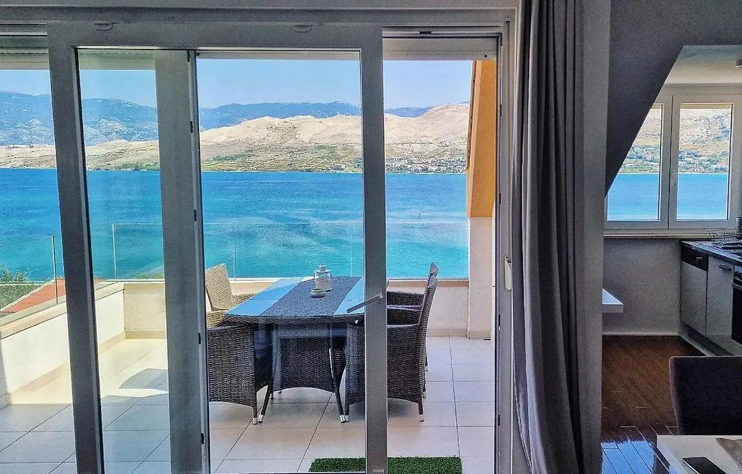 Apartments Bouvier باغ