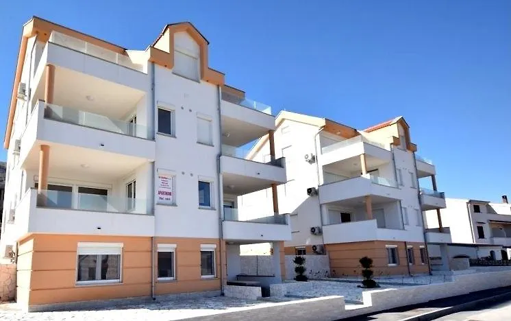 Apartments Bouvier باغ كرواتيا