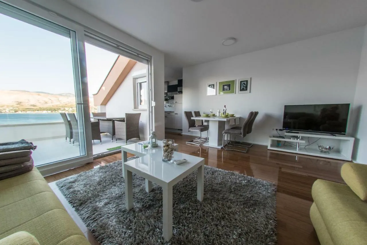 Apartments Bouvier باغ